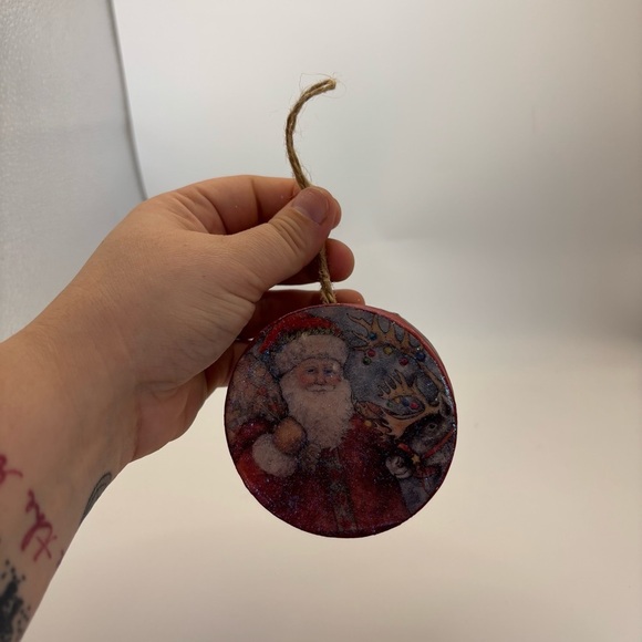 Vintage Santa Claus Decorative Christmas Ornament - Picture 3 of 3